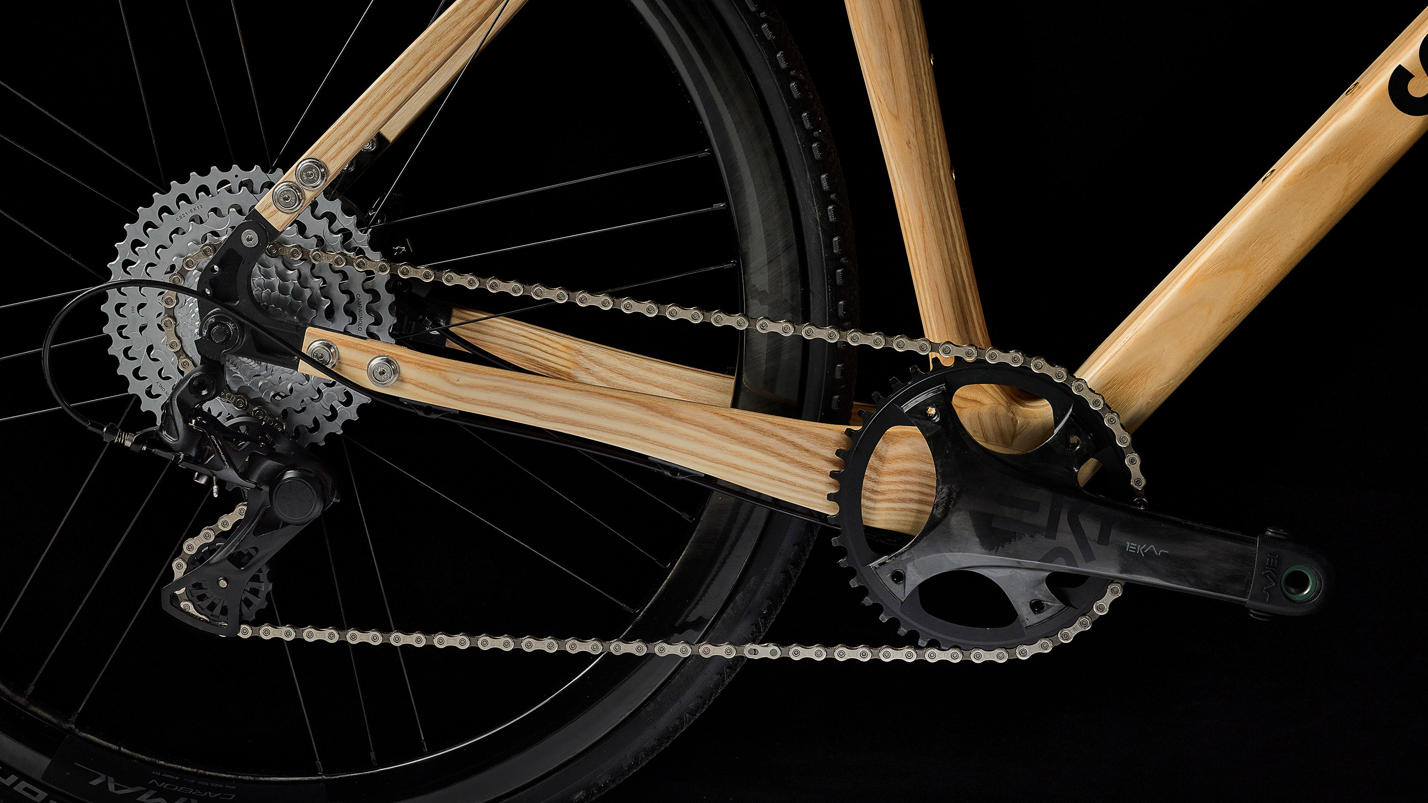 Close up of SILA gravel wooden derailleur set